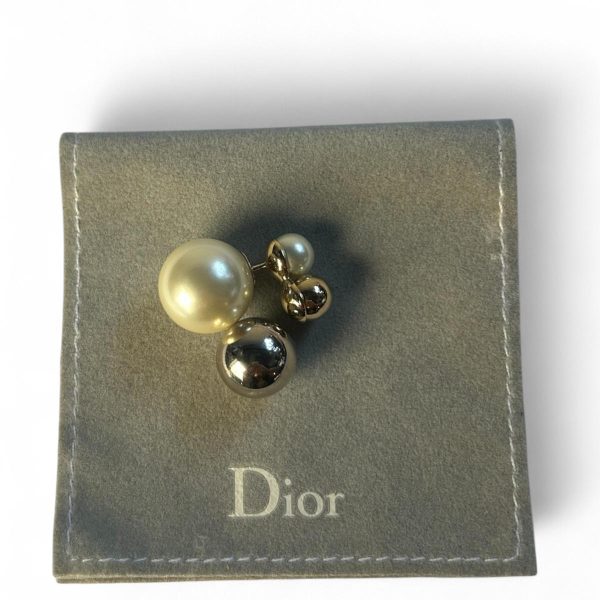 Christian Dior tribal one piece earring